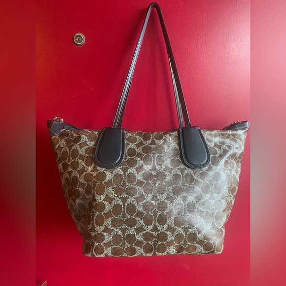 Coach Taxi Zip Tote Signature coated canvas Brown/grey with Leather Brown Trim - Picture 3 of 10